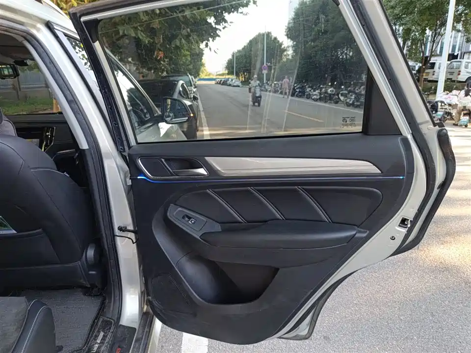 Roewe RX5 New energy