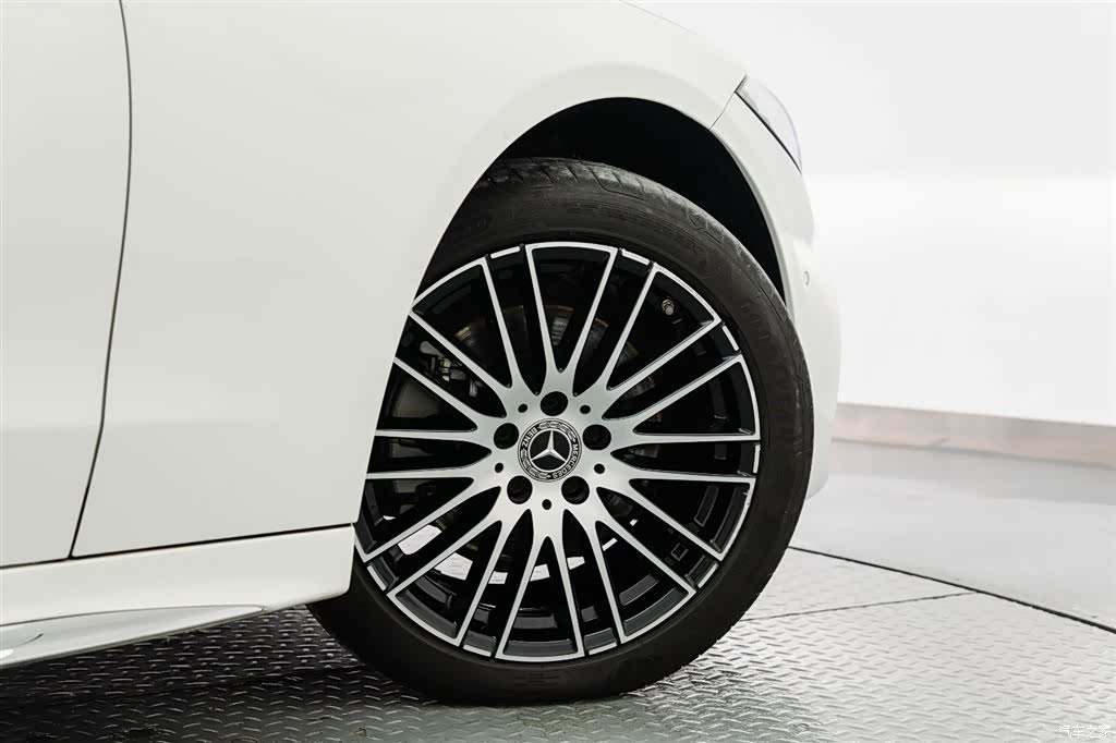 Mercedes-Benz C-Class, 2023 17