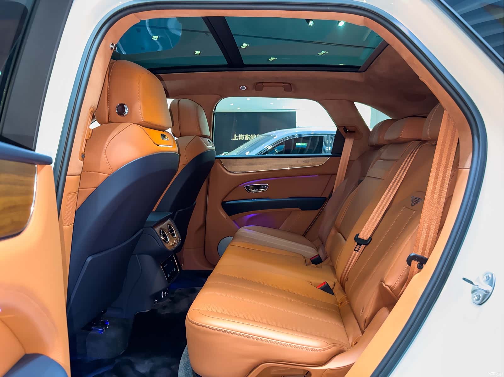Bentley Bentayga, 2025 16