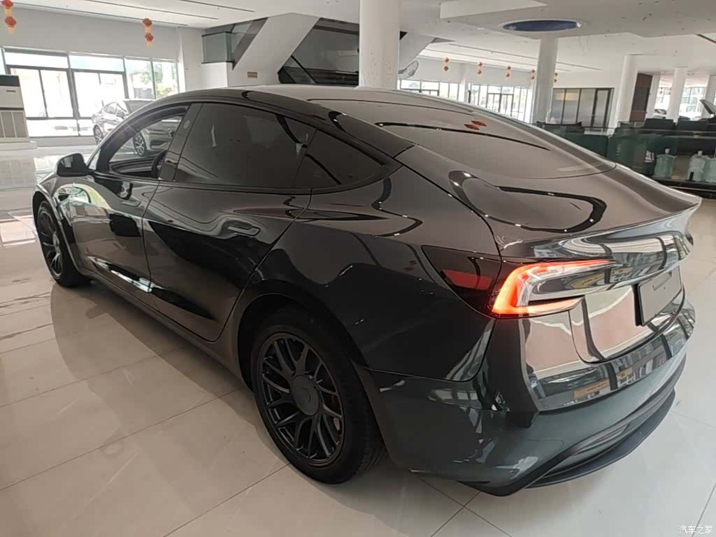 Tesla Model 3, 2024 все фото