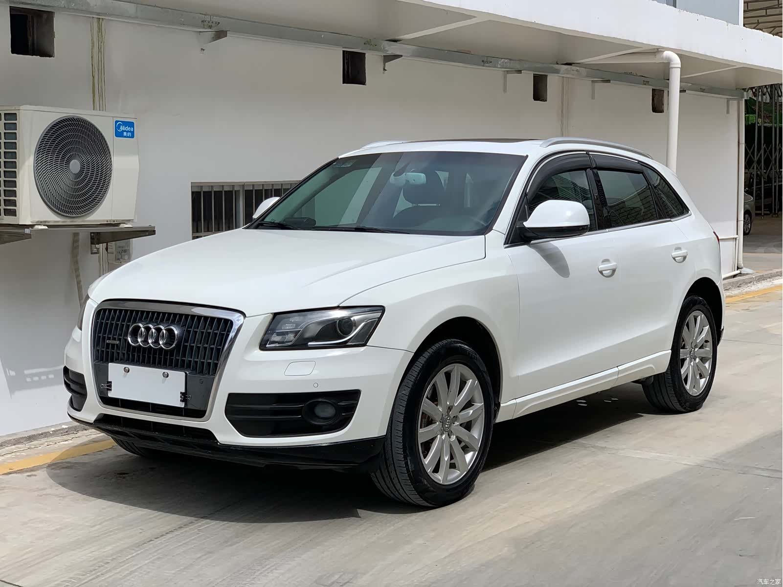 Audi Q5, 2010 1