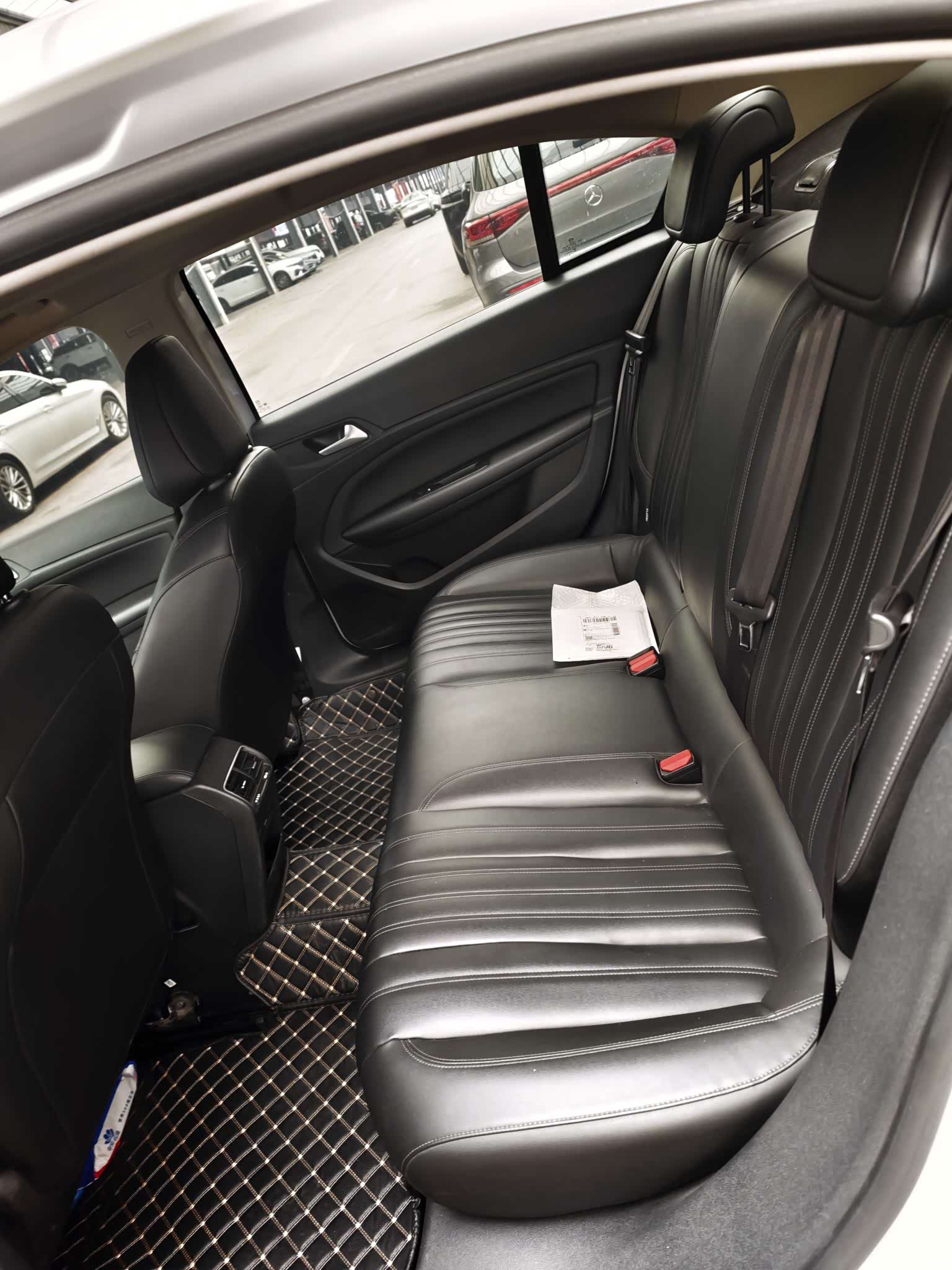 Peugeot 408, 2019 все фото