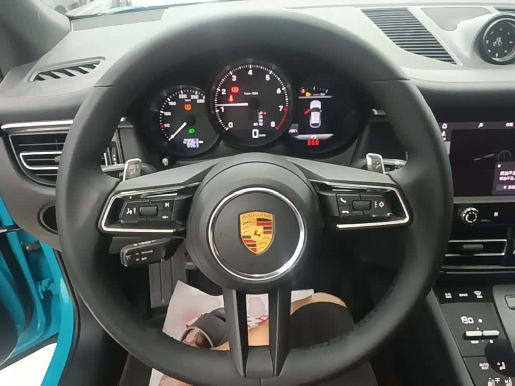 Porsche Macan, 2022 11