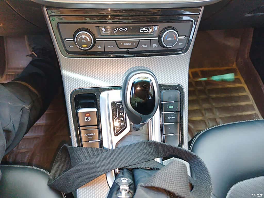 Geely Emgrand, 2017 11