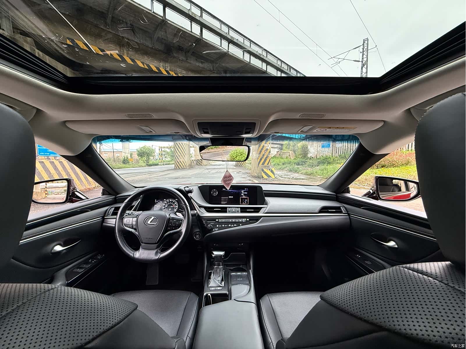 Lexus ES, 2018 7