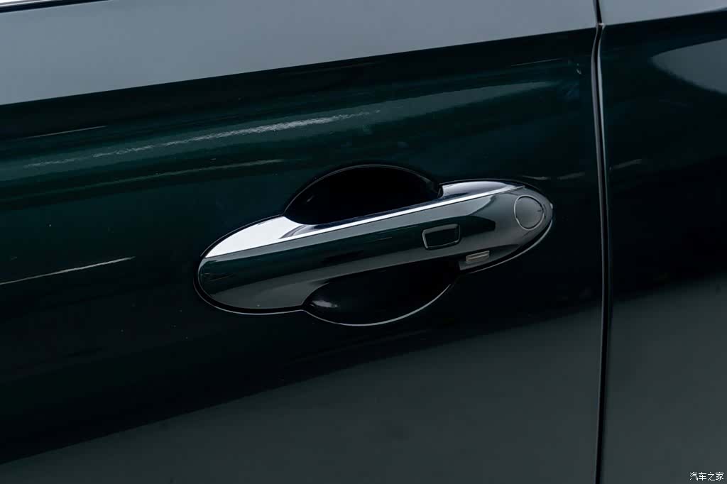 Bentley Flying Spur, 2023 15