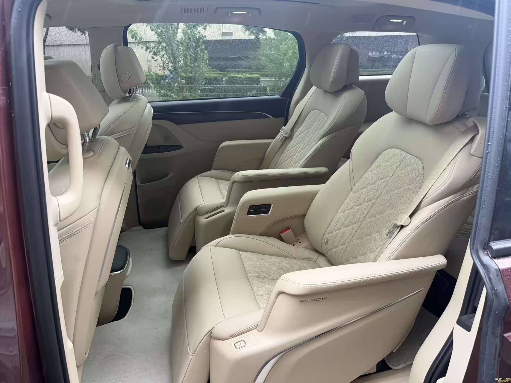 Buick GL8, 2022 8