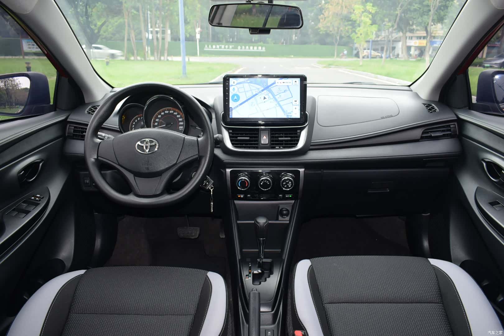 Toyota YARiS L, 2021 15