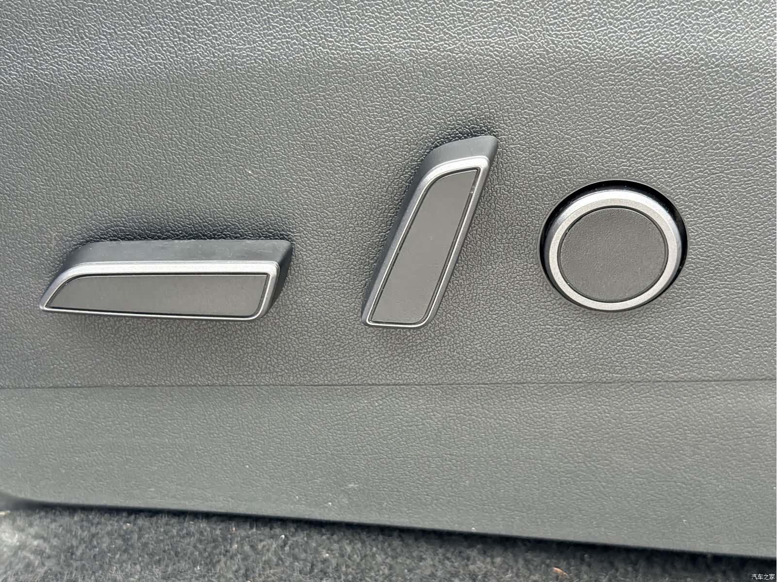 Tesla Model Y, 2023 20