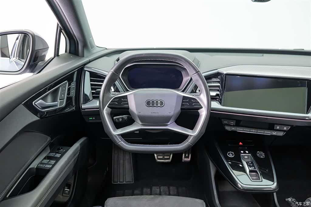 Audi Q4 e-tron, 2024 16
