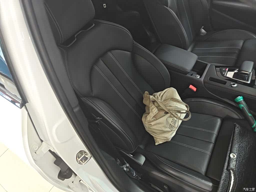 Audi A4L, 2023 25