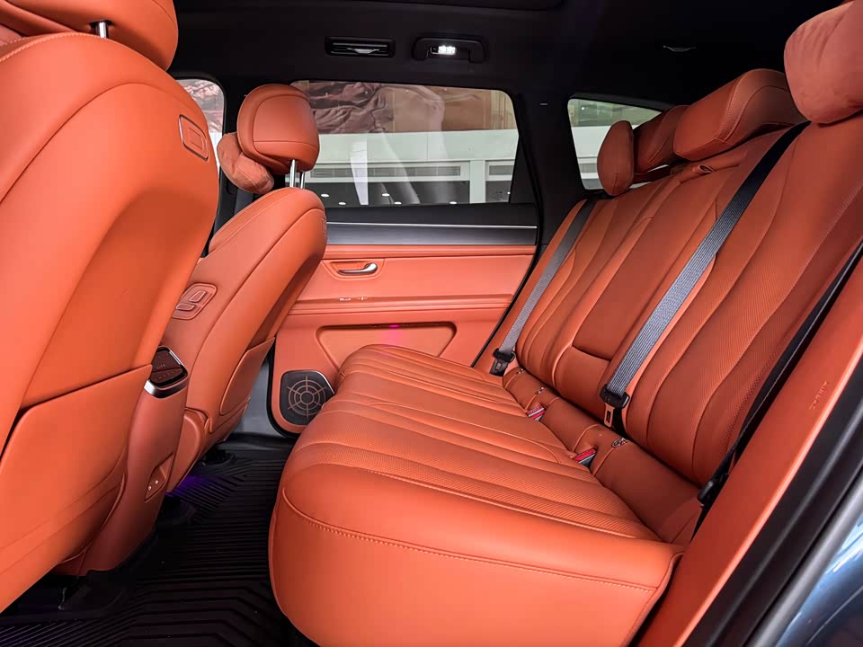 AITO Ask the world M7