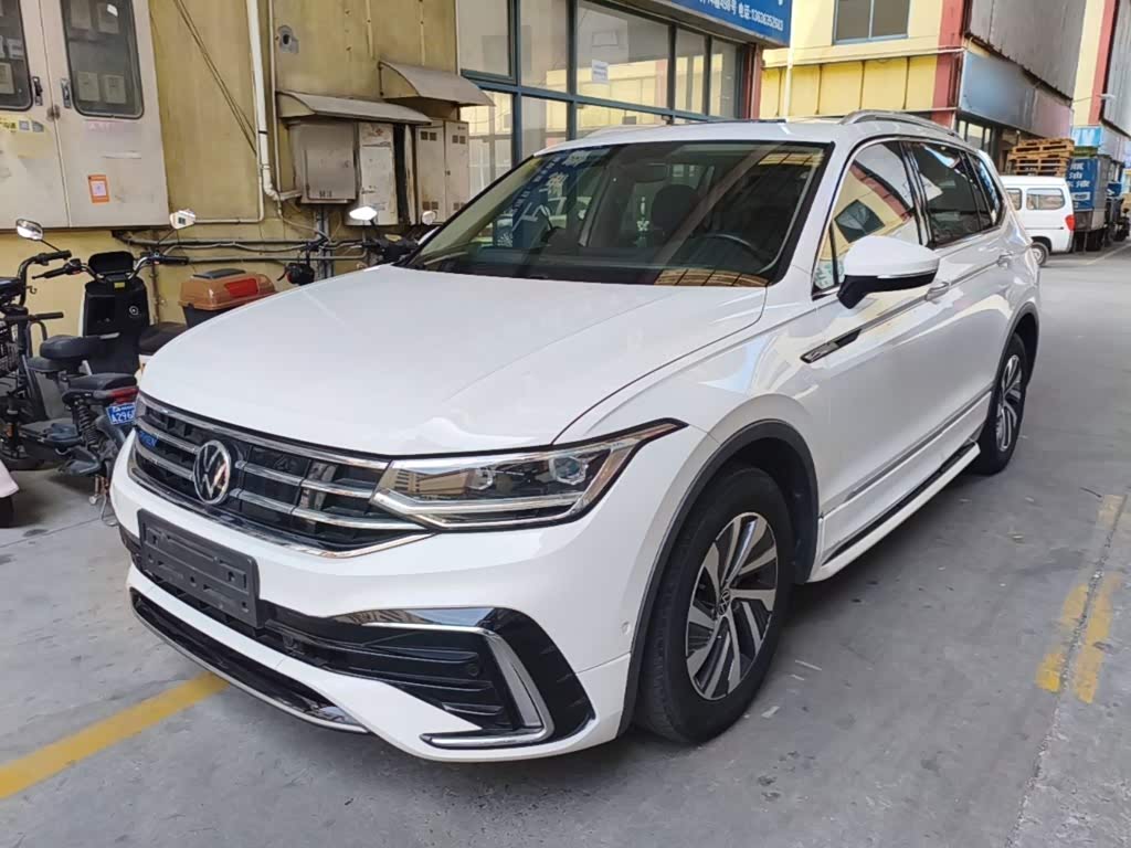 Volkswagen Tiguan L