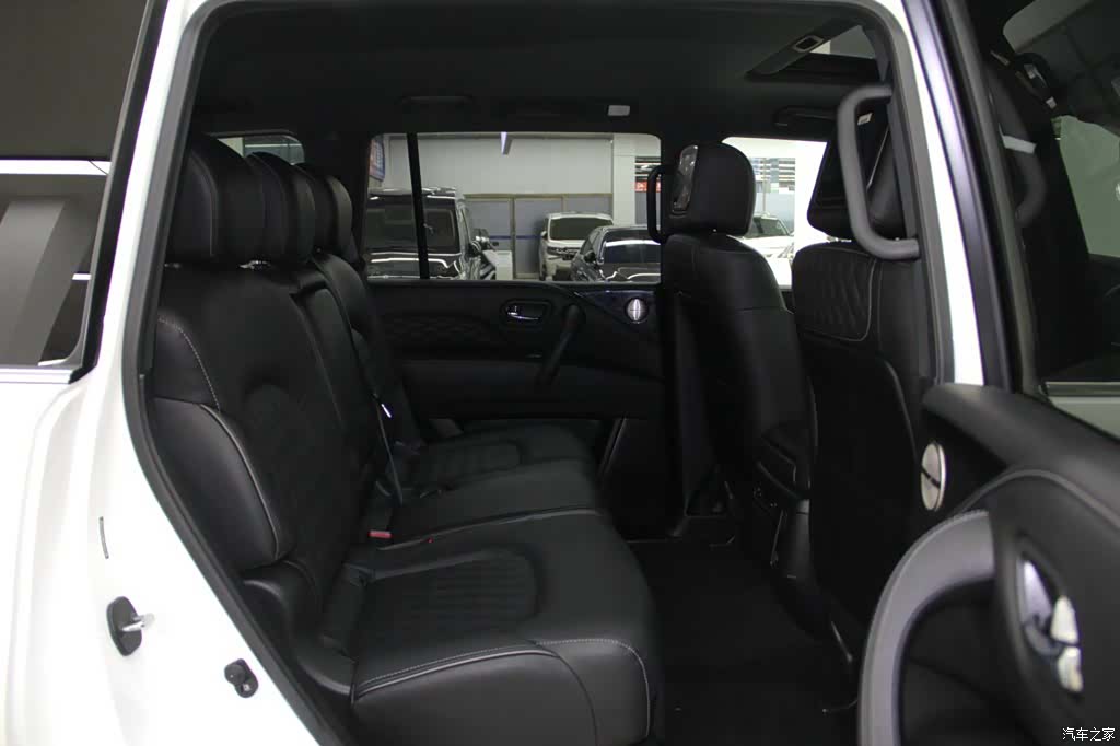 Infiniti QX80, 2023 9