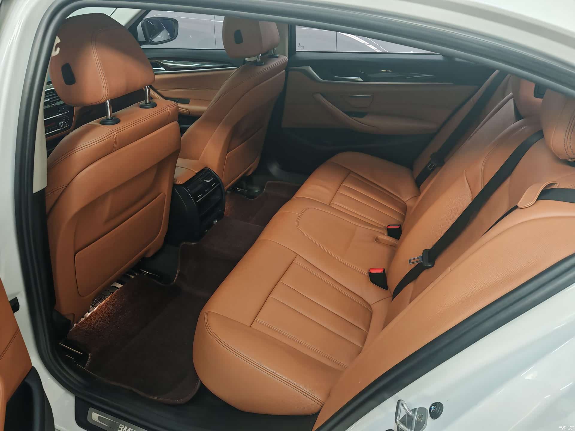 BMW 5 Series, 2018 все фото