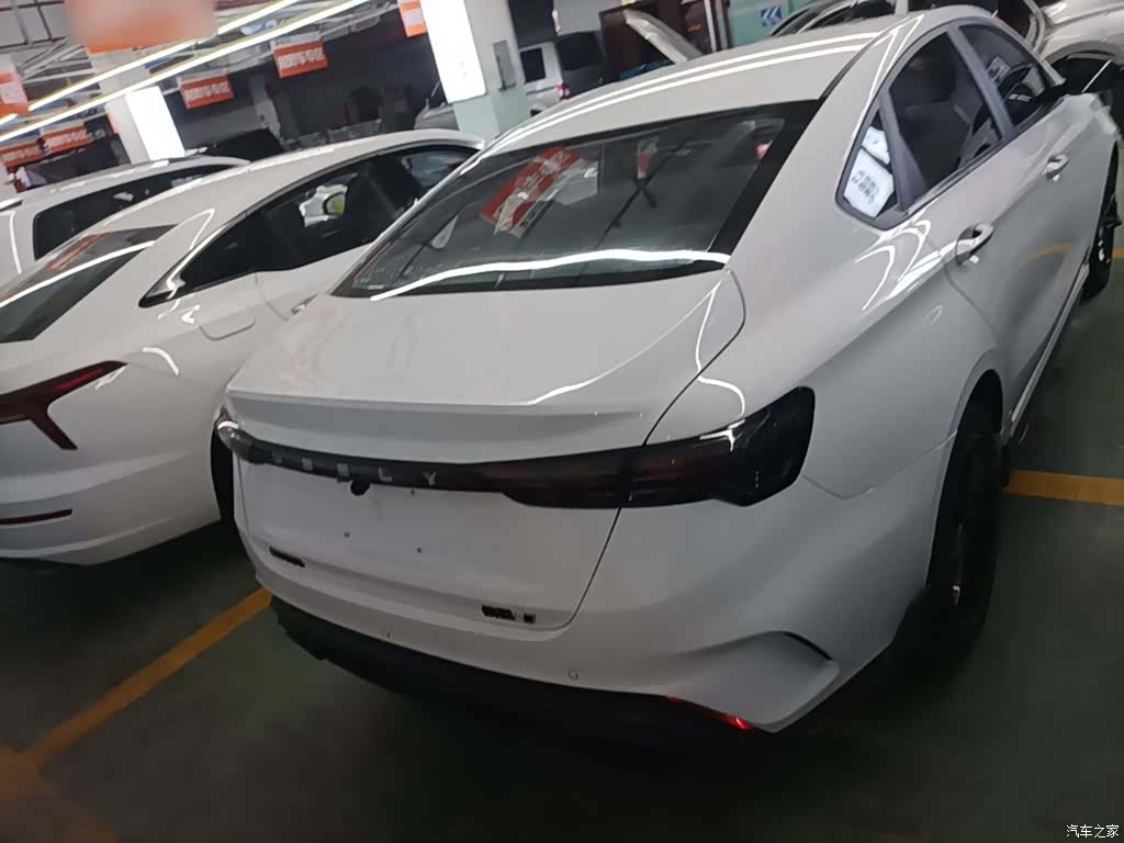 Geely Binray, 2022 6