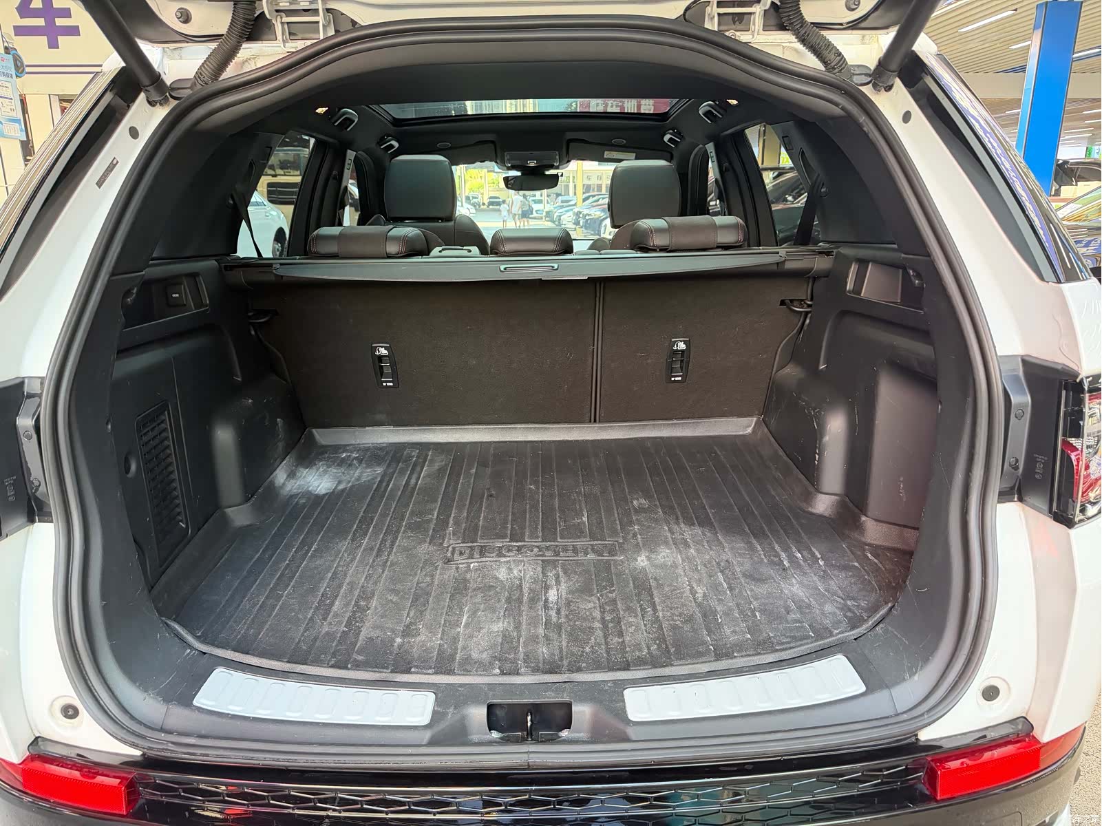 Land Rover Discovery, 2023 19