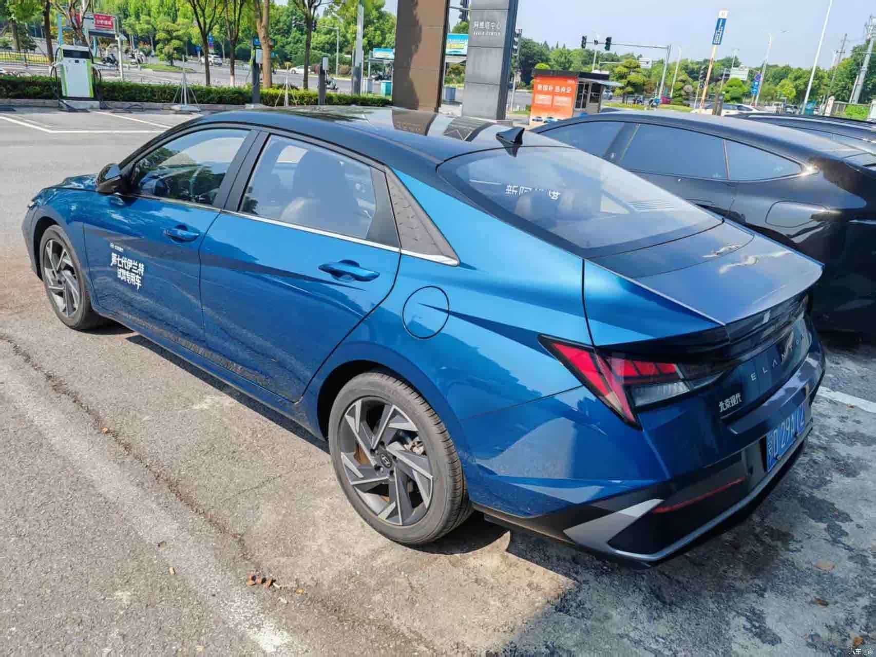 Hyundai Elantra, 2023 4