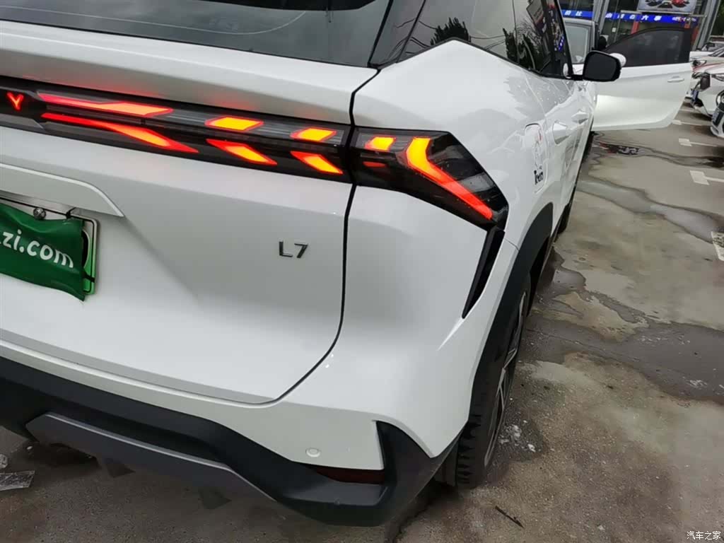 Geely Galaxy L7, 2024 8