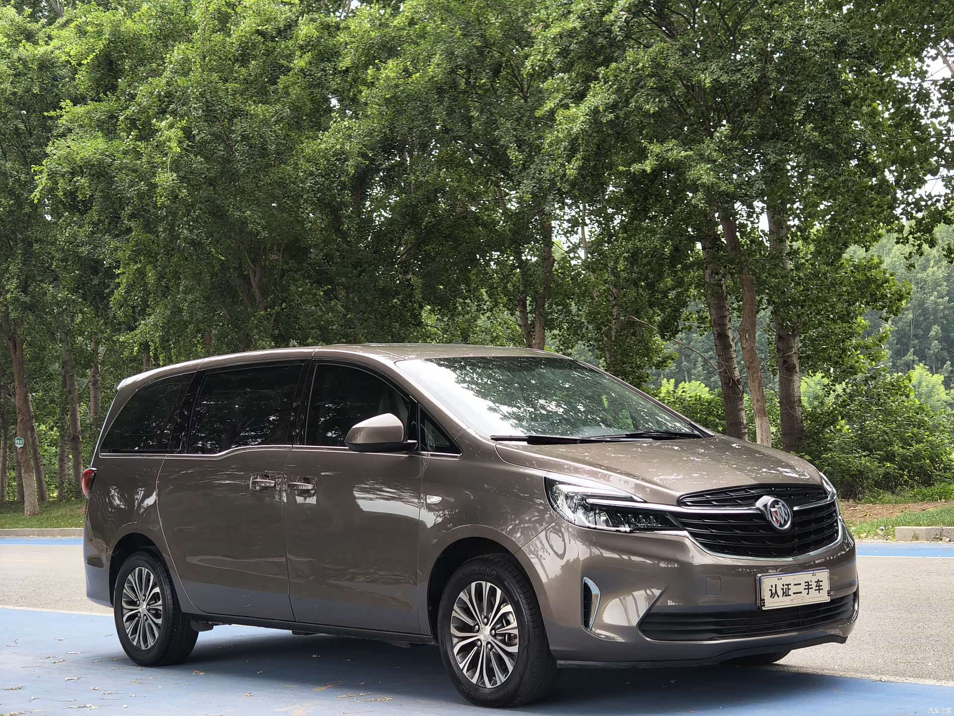 Buick GL8, 2022 3