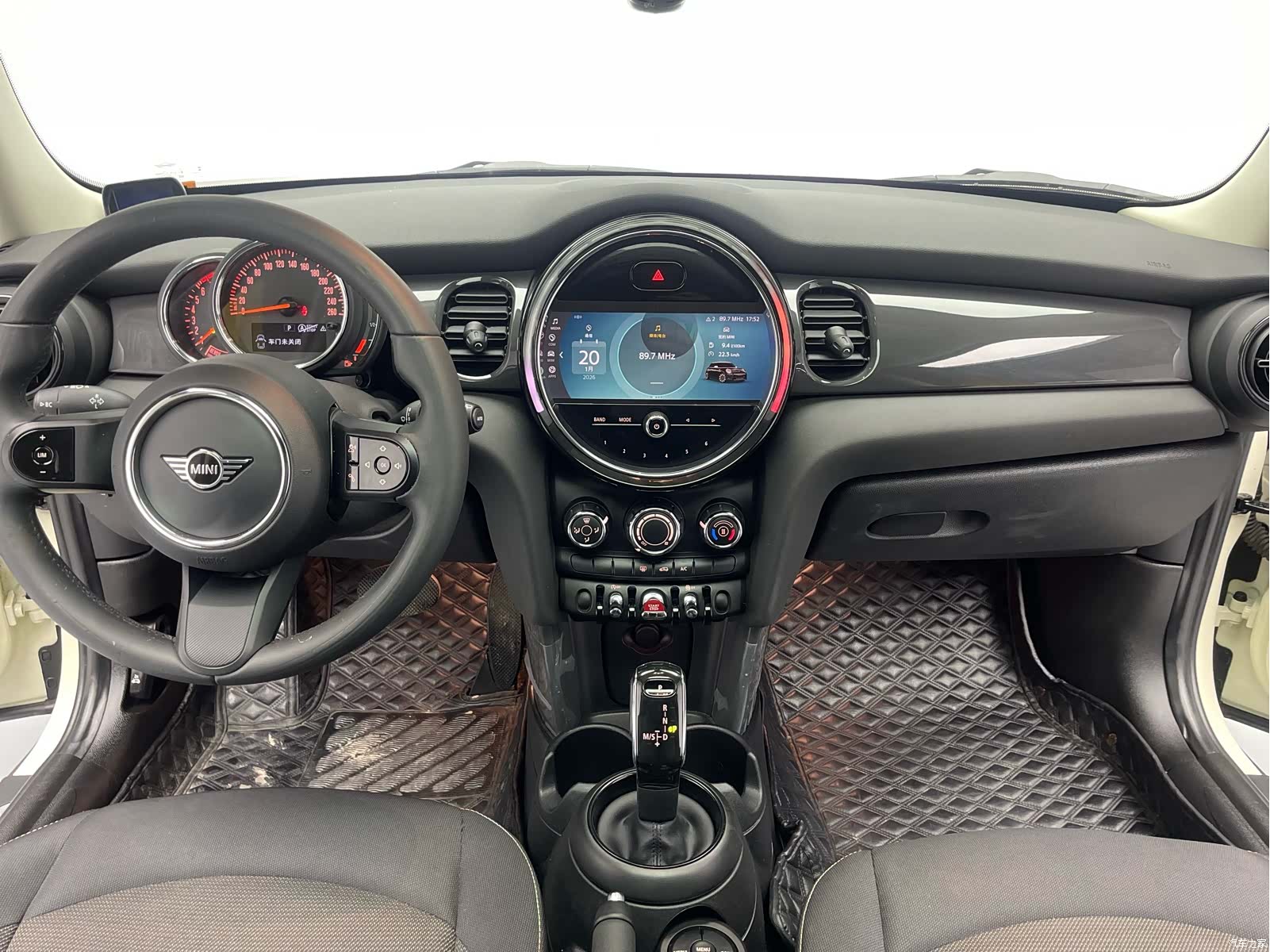 Mini ONE, 2021 17
