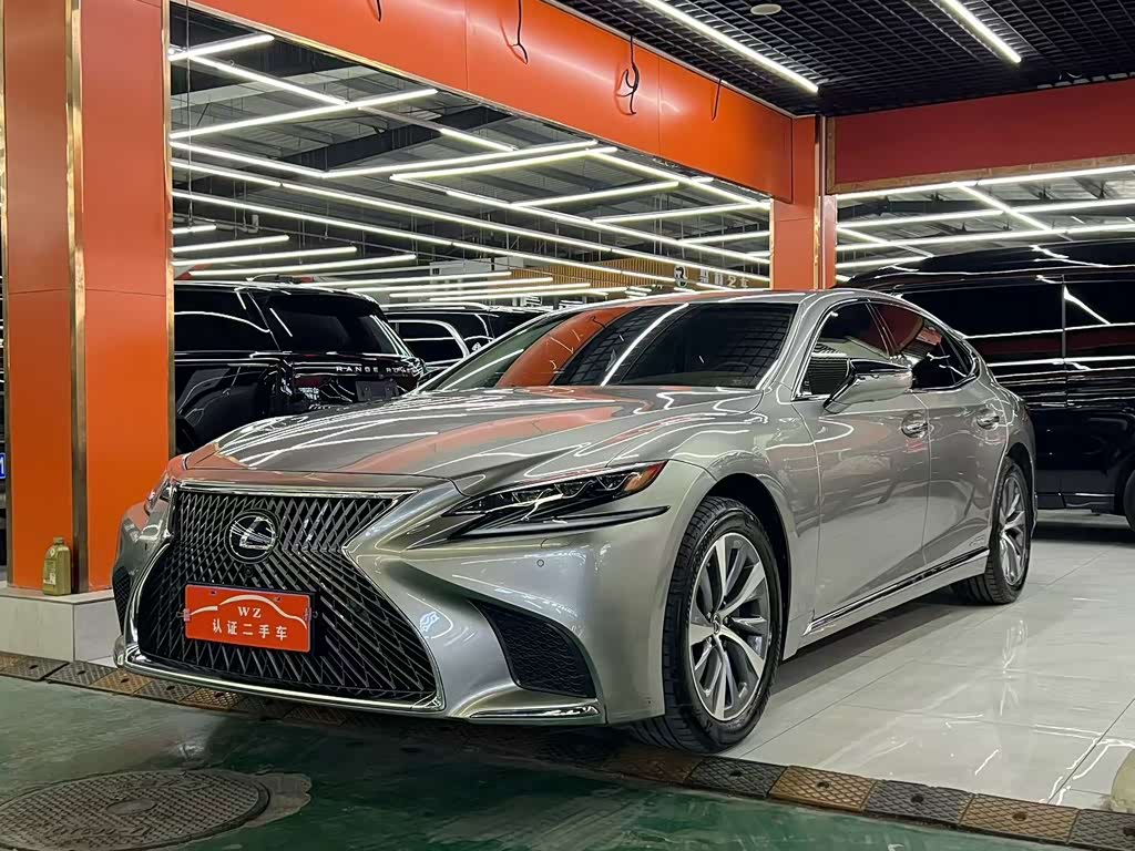 Lexus LS
