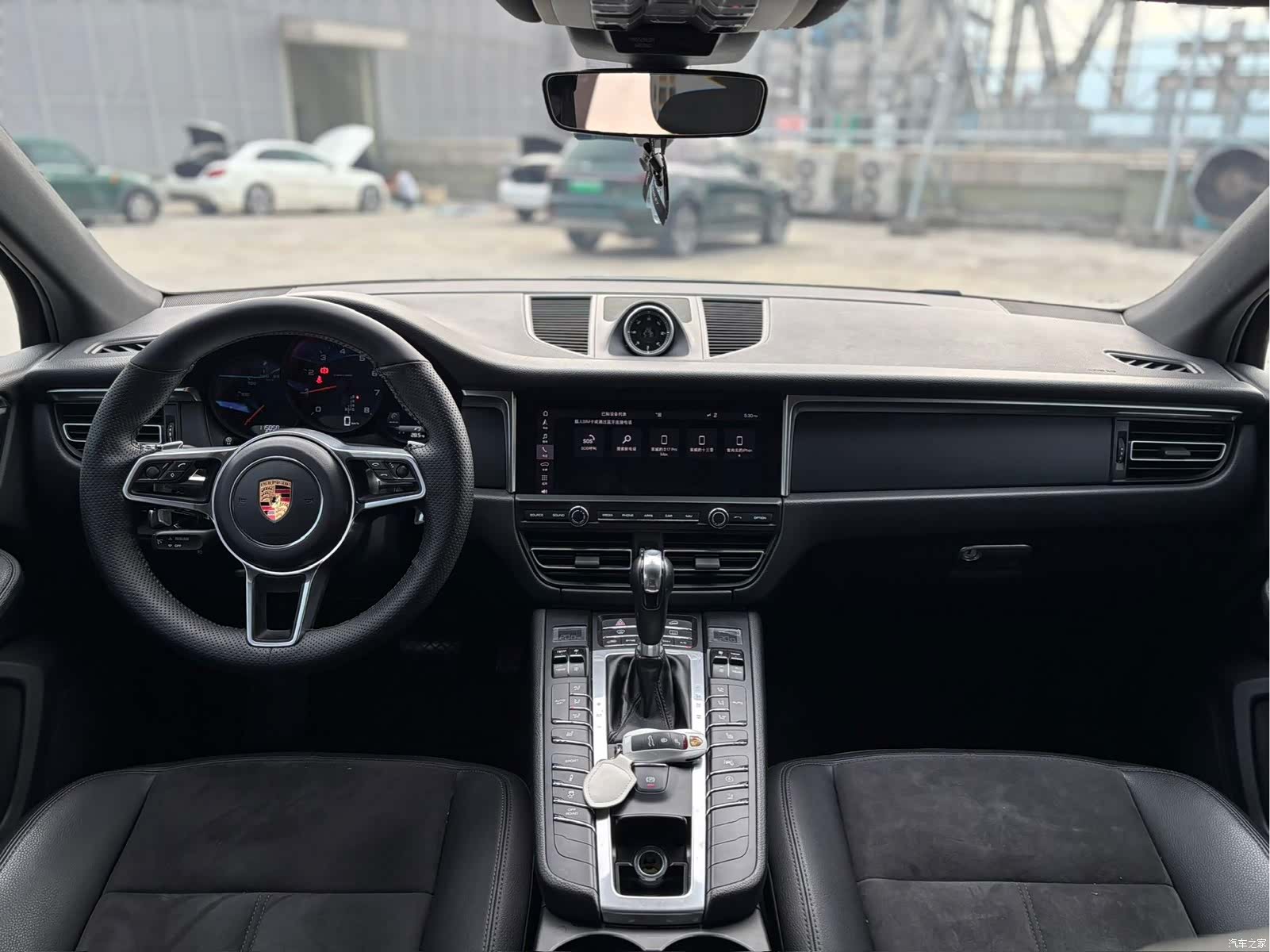 Porsche Macan, 2020 все фото