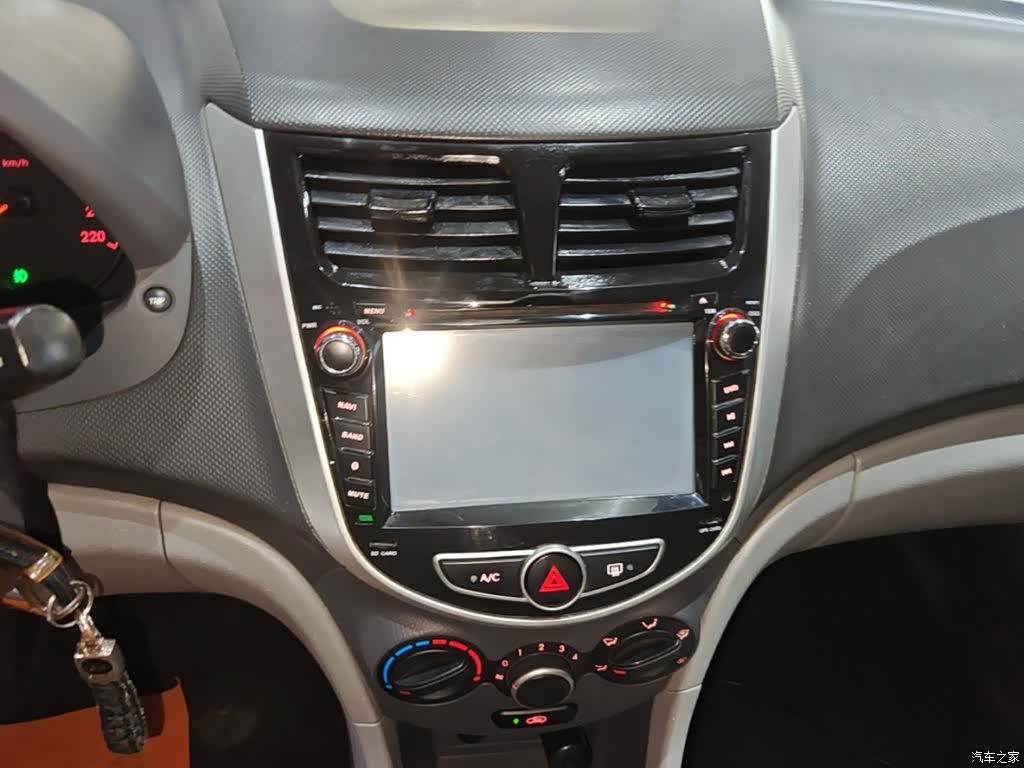 Hyundai GLS, 2016 13