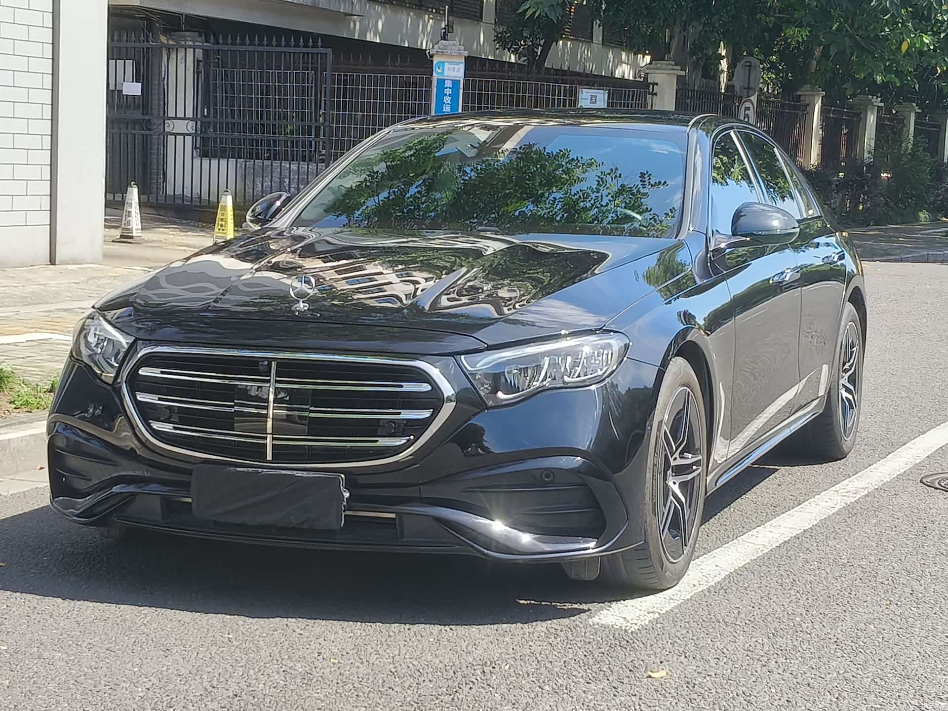 Mercedes-Benz E-Class, 2025 1