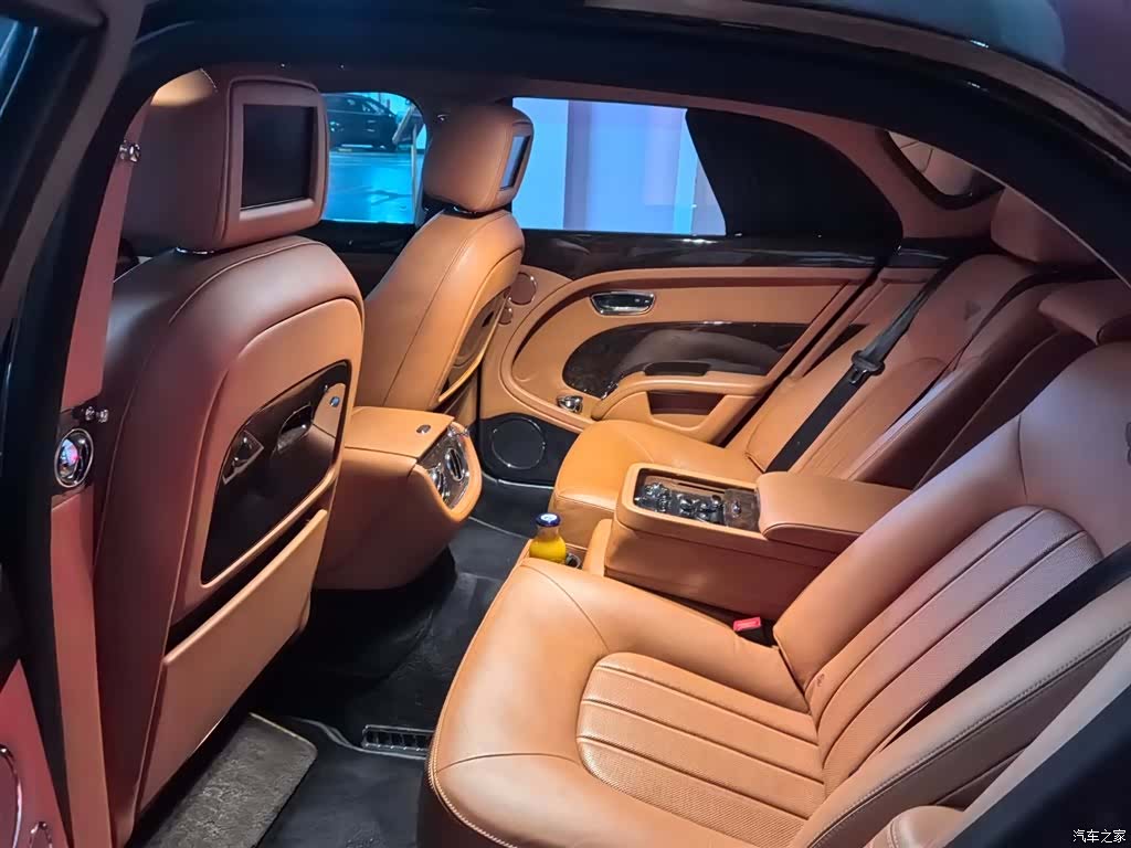 Bentley Mulsanne, 2016 6