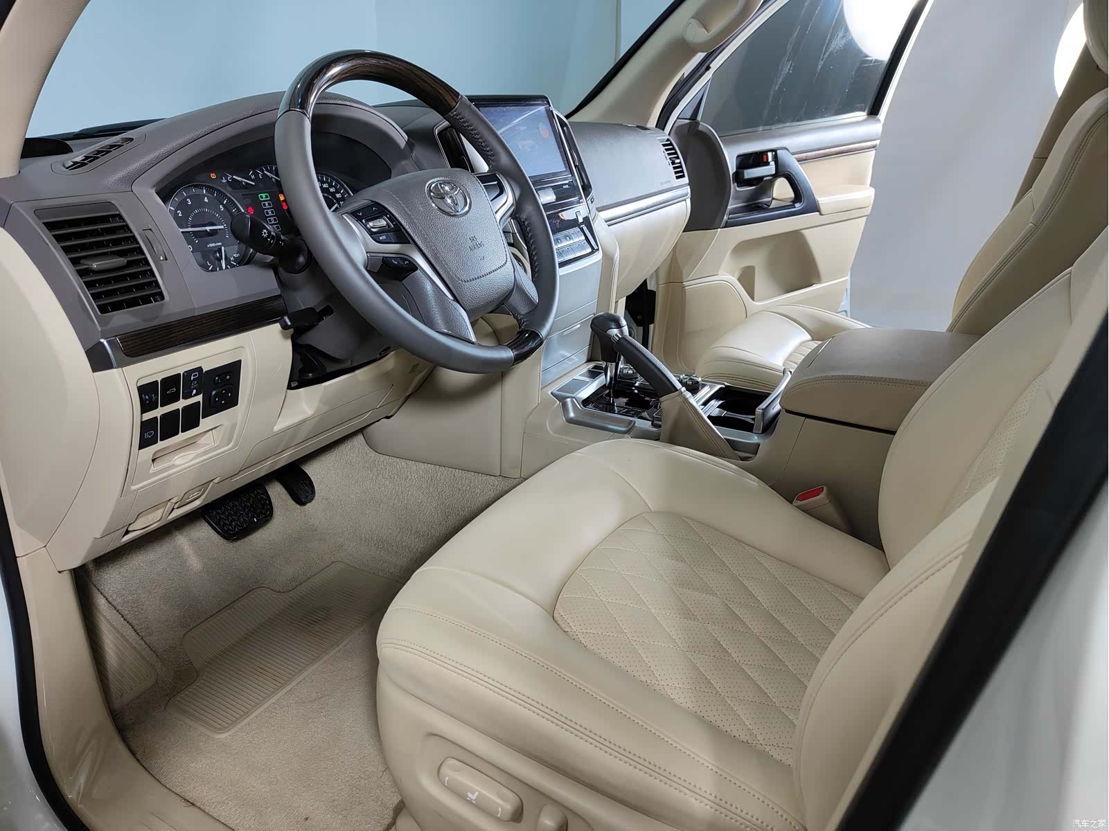 Toyota Land Cruiser, 2020 4
