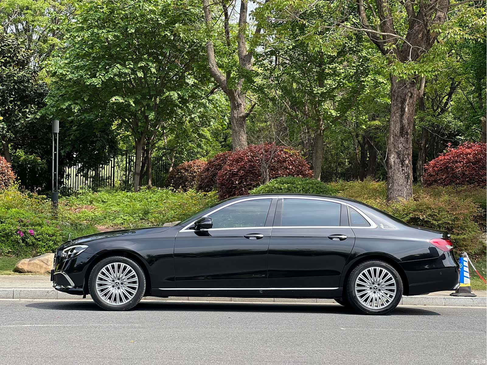 Mercedes-Benz E-Class, 2023 3