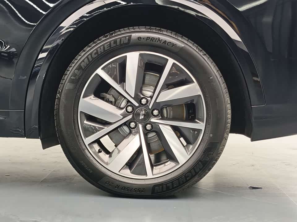 Li Auto Ideal L8