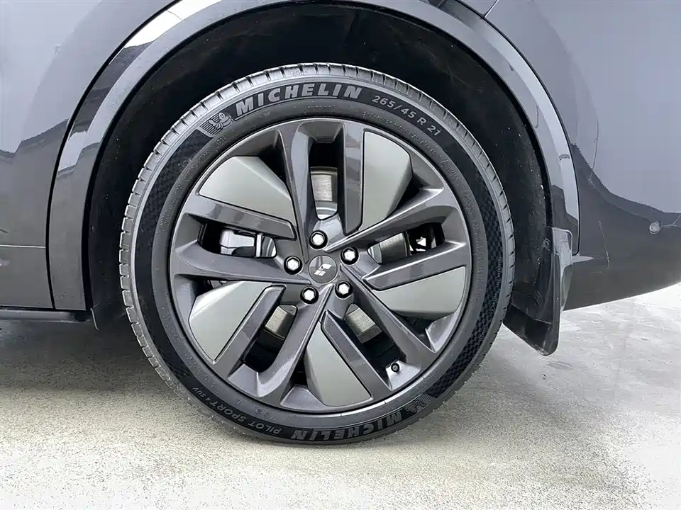 Li Auto Ideal L9