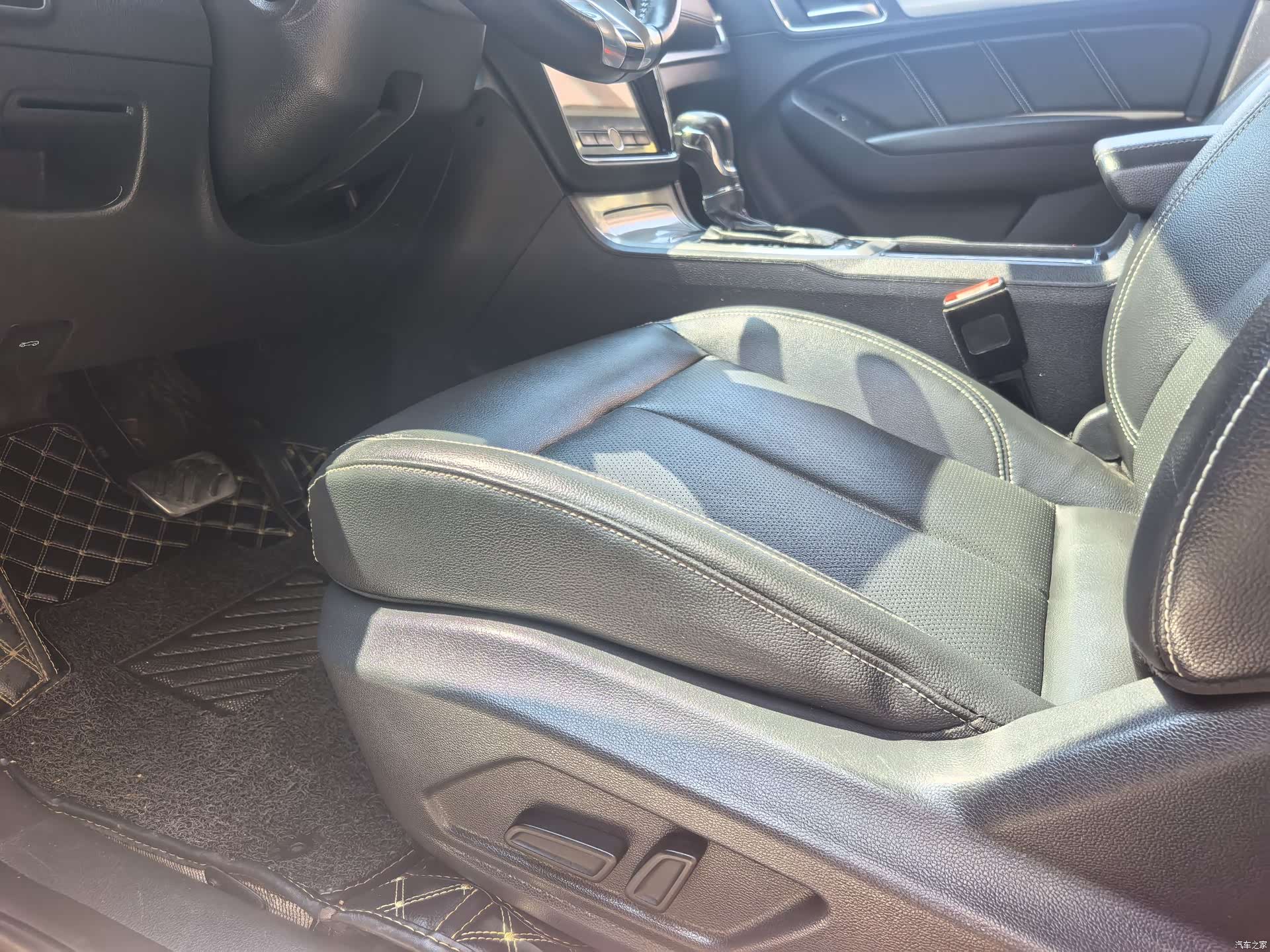 Roewe RX5, 2017 7