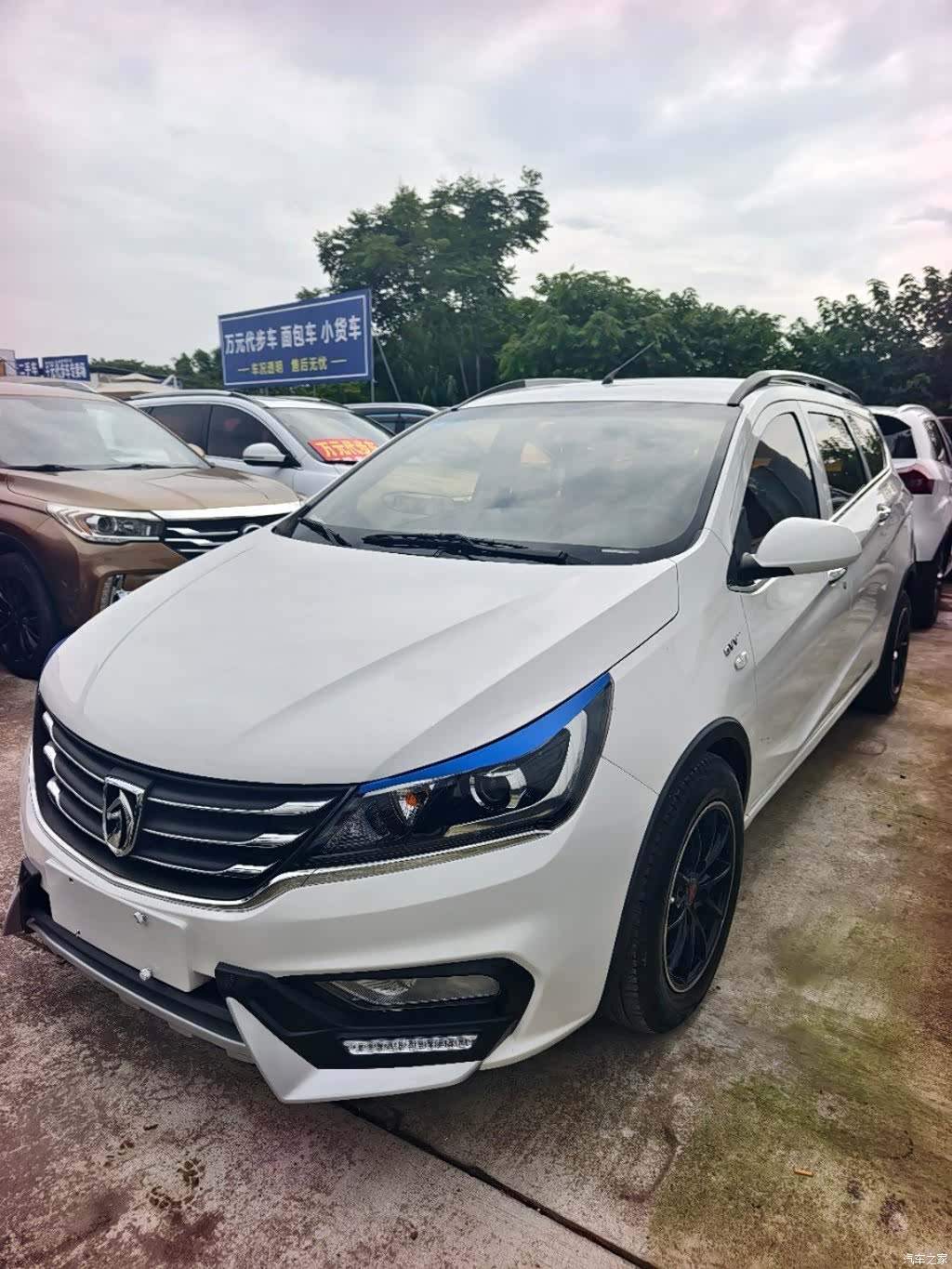 Wuling 310W, 2018 1