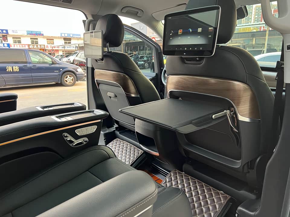 Mercedes-Benz V-class