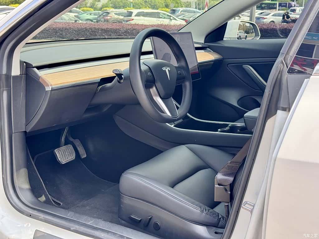 Tesla Model 3, 2020 15