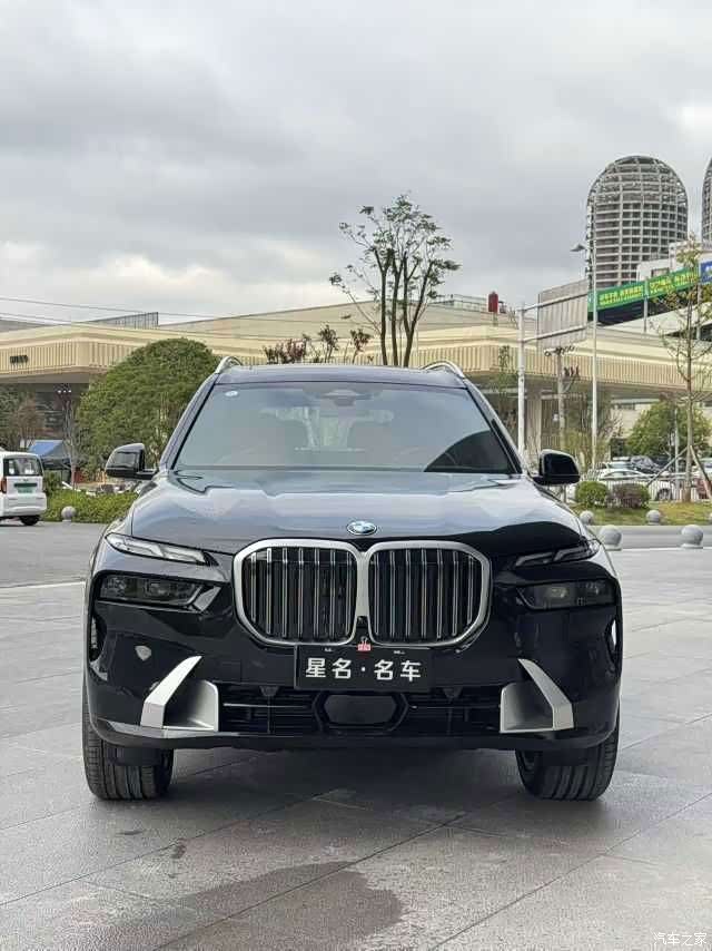 BMW X7, 2025 2