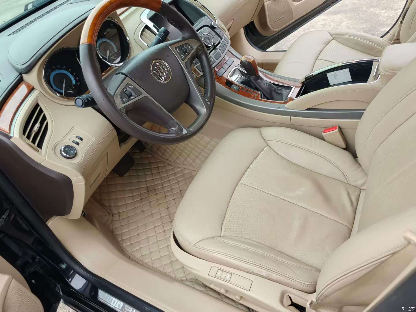 Buick LaCrosse, 2011 7