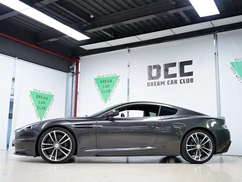 Aston Martin DBS Aston Martin DBS