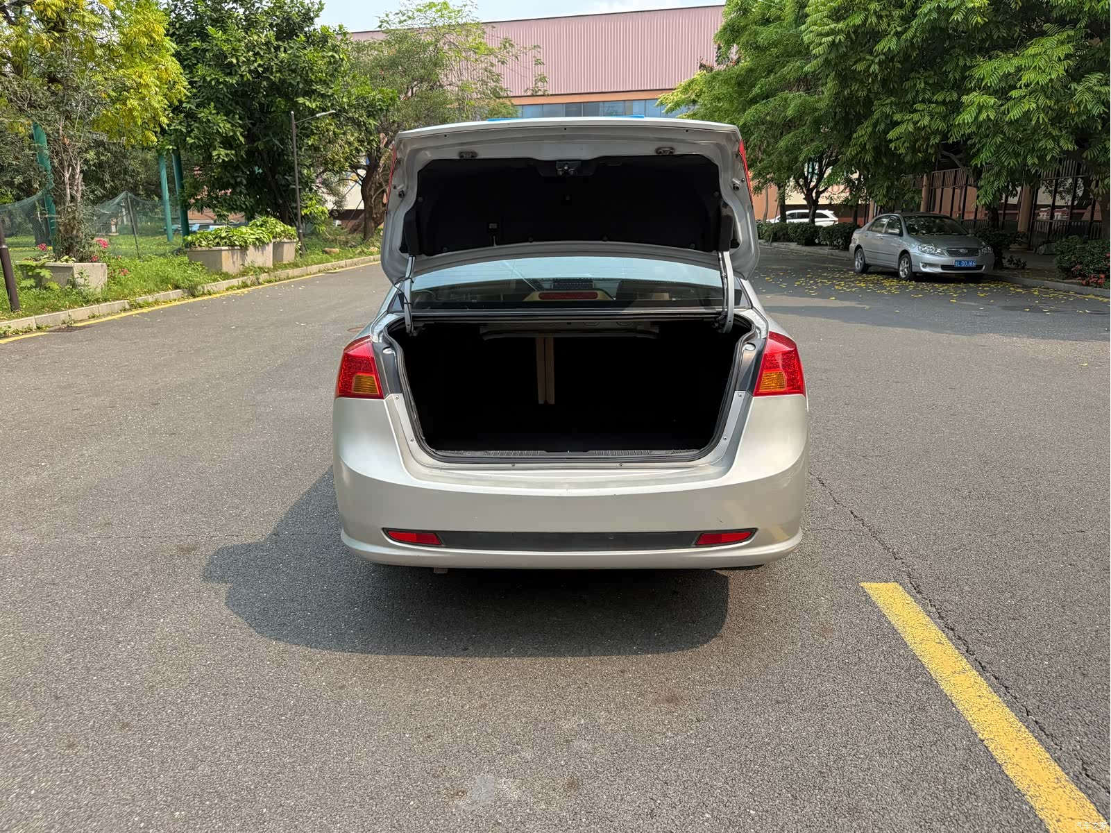 Buick 1.6LX-AT, 2012 17