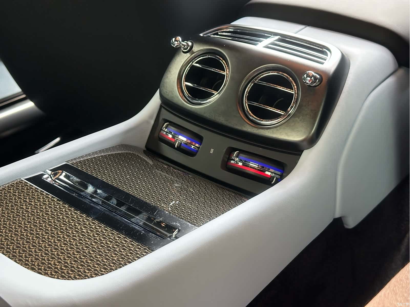 Rolls-Royce Wraith, 2021 24