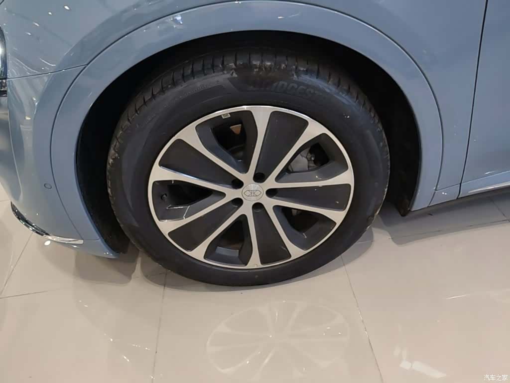Luxeed R7, 2025 23