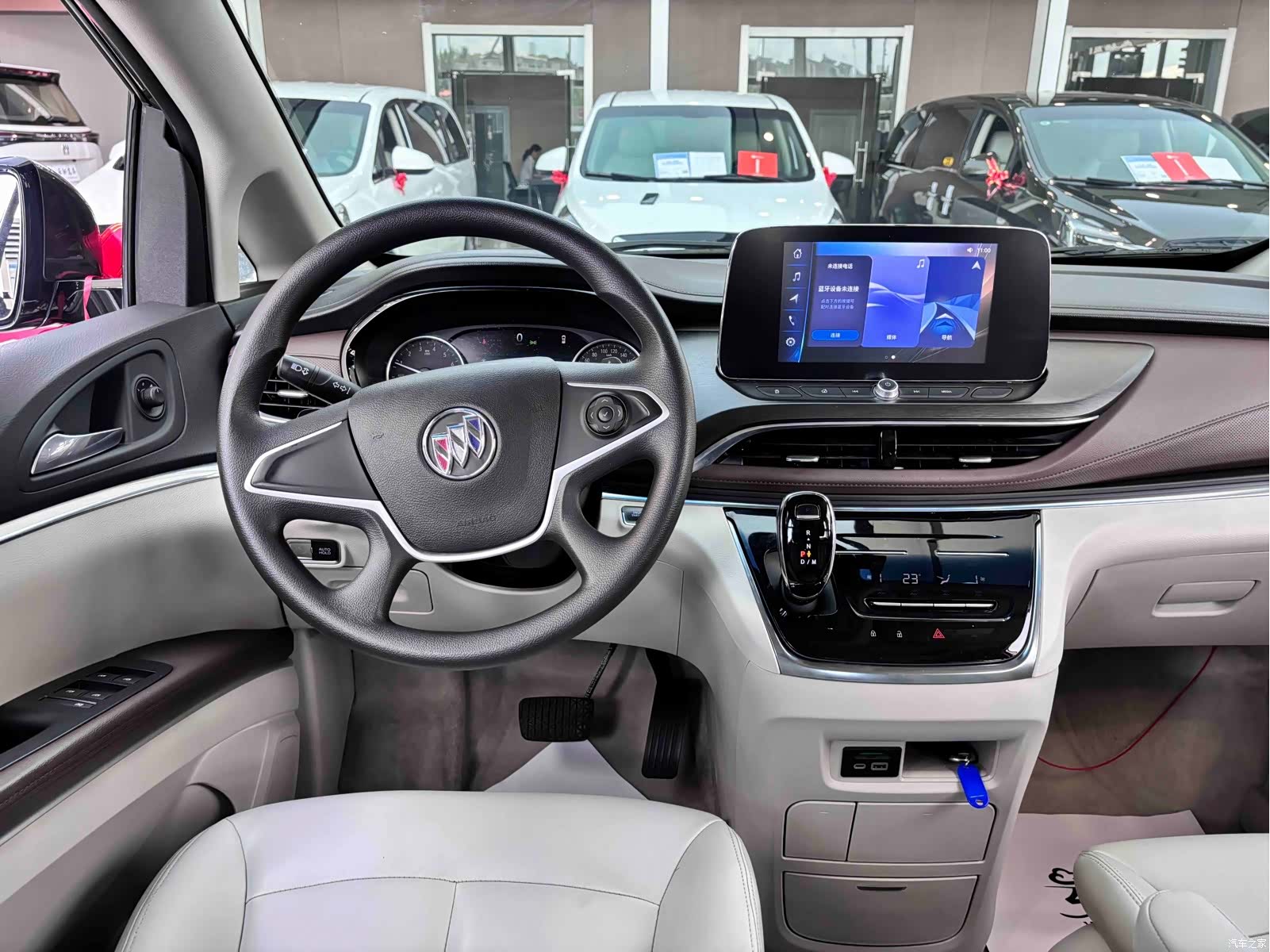 Buick GL8, 2023 9
