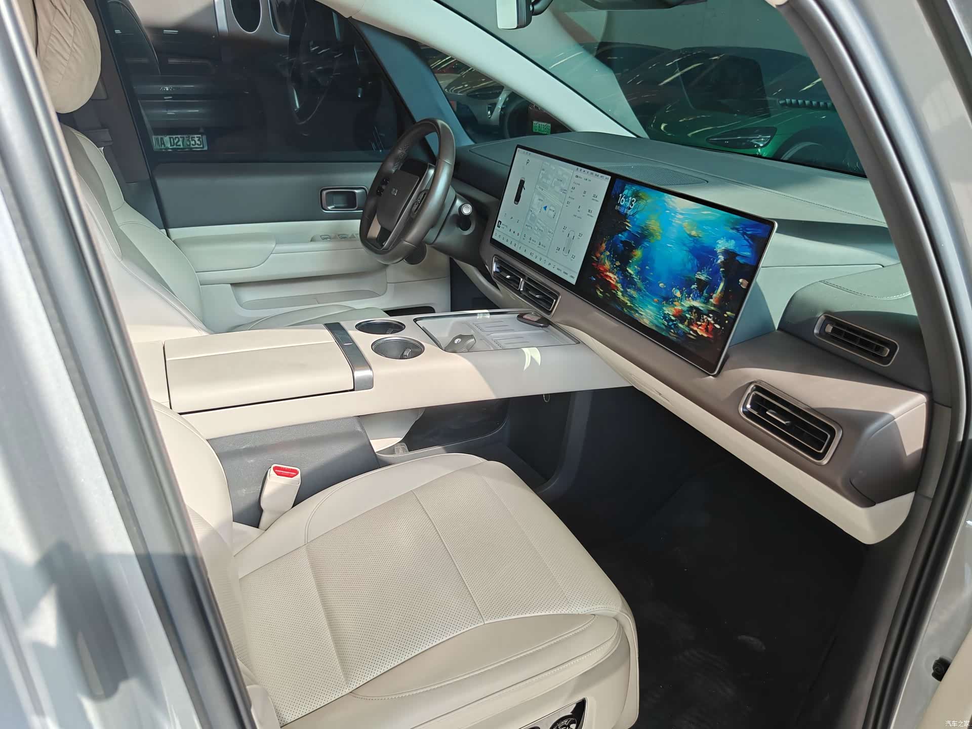 Li Auto MEGA, 2024 9