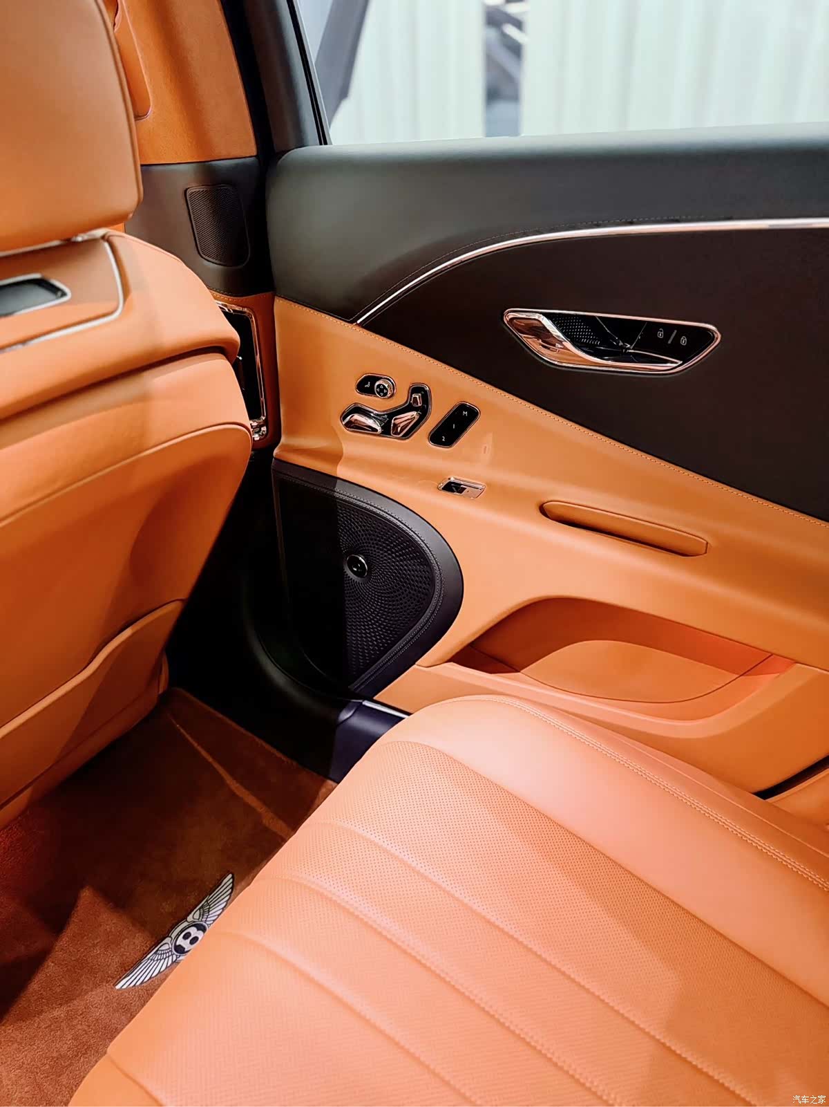 Bentley Flying Spur, 2024 16