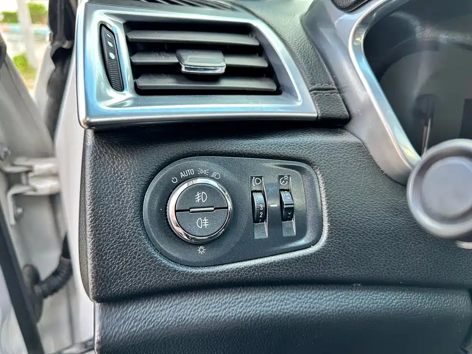 Cadillac SRX