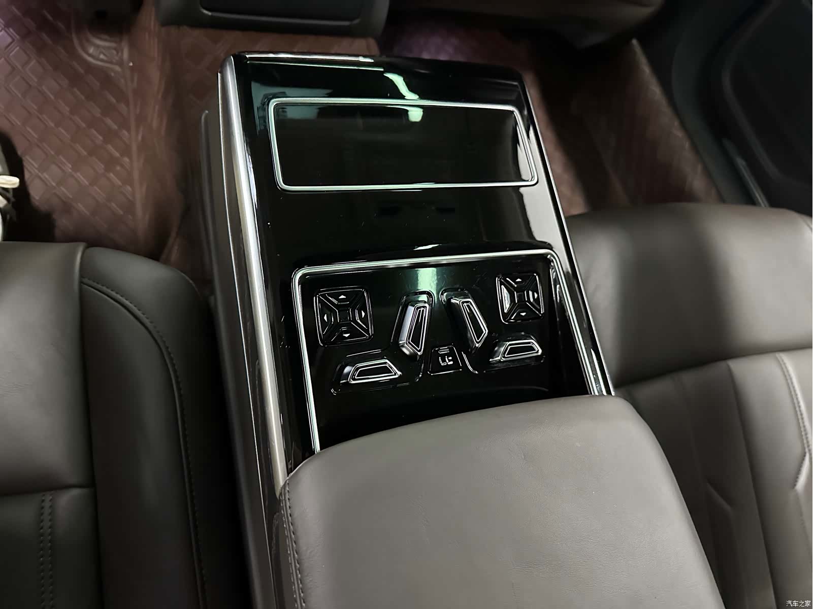 Audi A8L, 2023 16