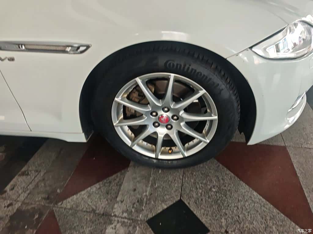 Jaguar XJ, 2015 26